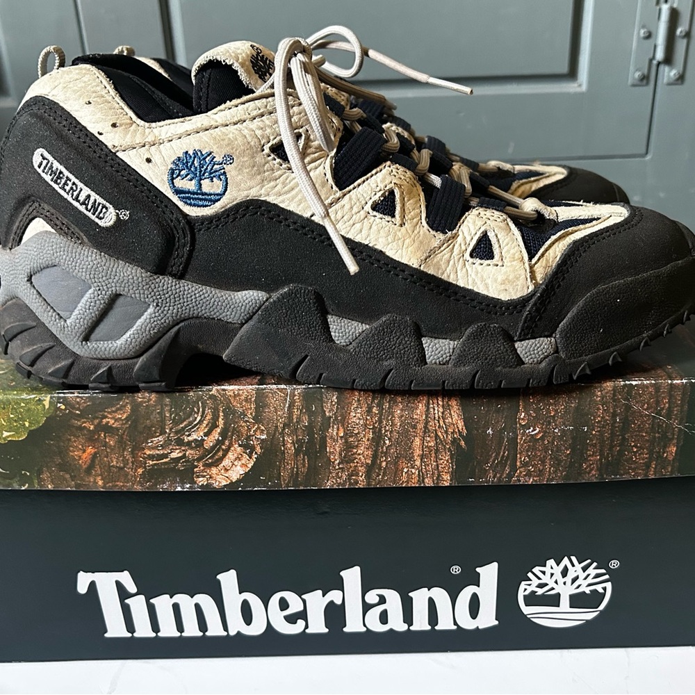 🖤 Timberland Black and Cream Athletic Shoes